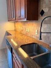 407 E 45th St, Unit 104 in Austin, TX - Foto de edificio - Building Photo