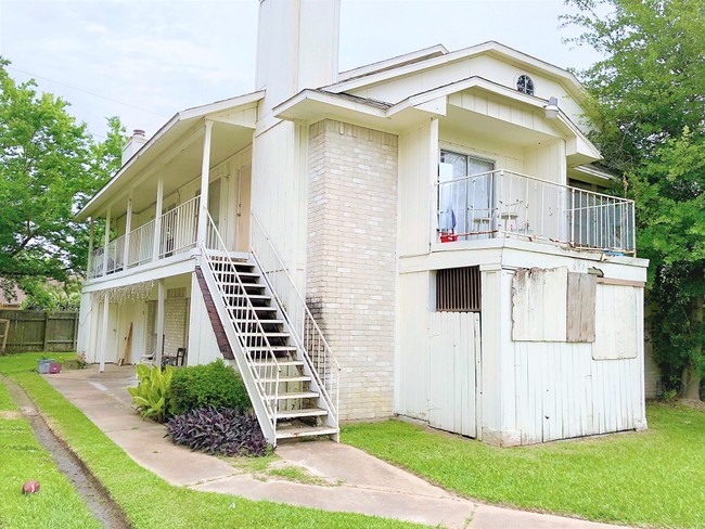 Excellent 4plex  in NW Houston all 2 Beds in Houston, TX - Building Photo - Building Photo