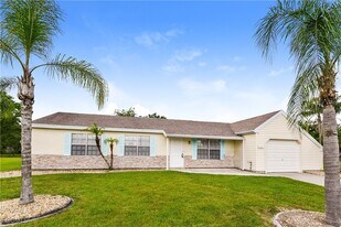 4281 Mago Ct in North Port, FL - Building Photo