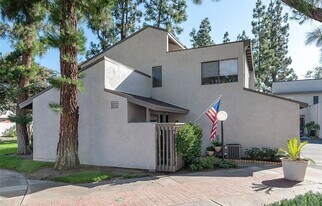 404 N Vía Roma in Anaheim, CA - Building Photo