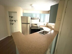 1940 Lake Atriums Cir in Orlando, FL - Building Photo - Building Photo