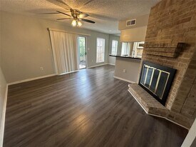 250 El Dorado Blvd in Webster, TX - Building Photo