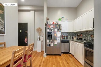 93 Seigel St in Brooklyn, NY - Building Photo - Building Photo