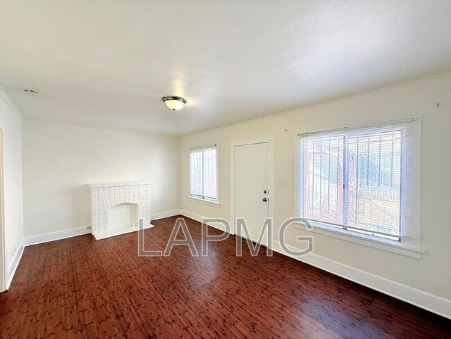 2414 1/2 E 3rd St in Los Angeles, CA - Building Photo - Building Photo