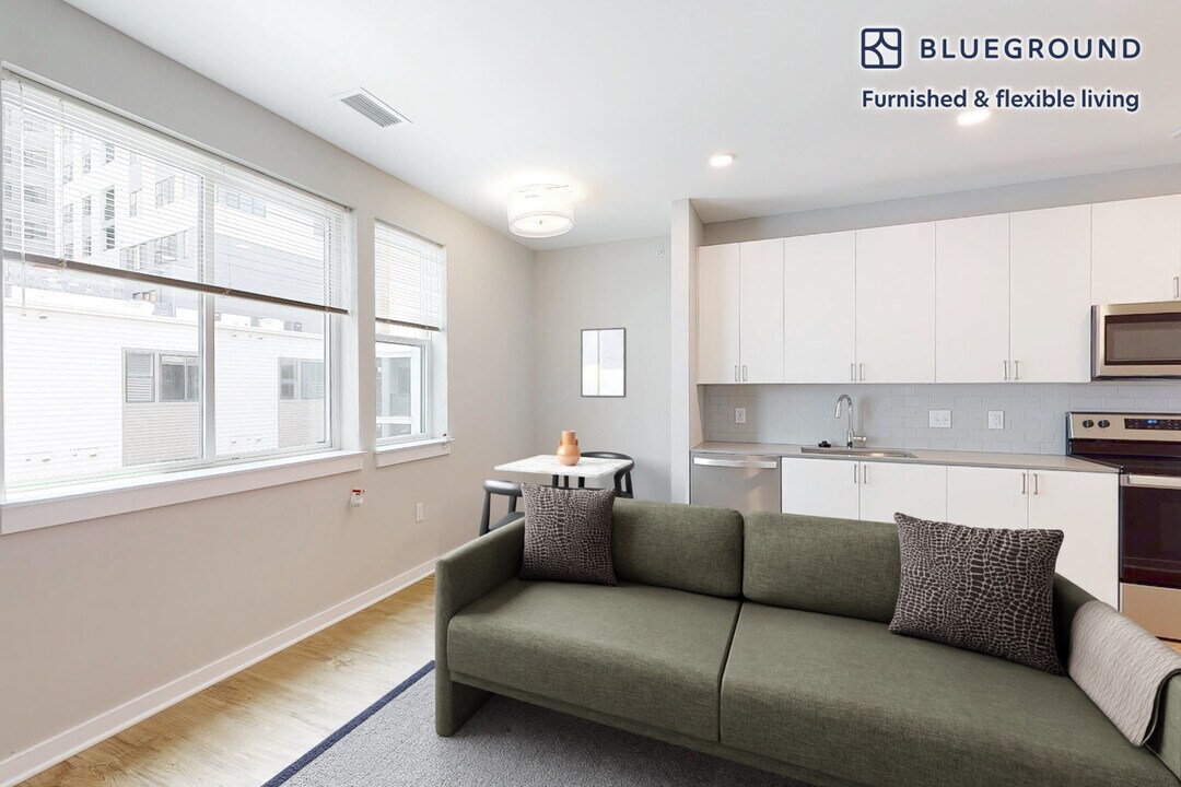 2 E Joppa Rd in Towson, MD - Building Photo