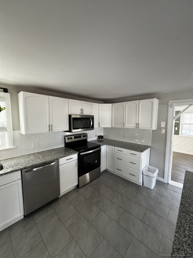 61 Eugene St in Leominster, MA - Foto de edificio - Building Photo