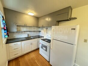 7905 SE 17th Ave in Portland, OR - Building Photo - Building Photo