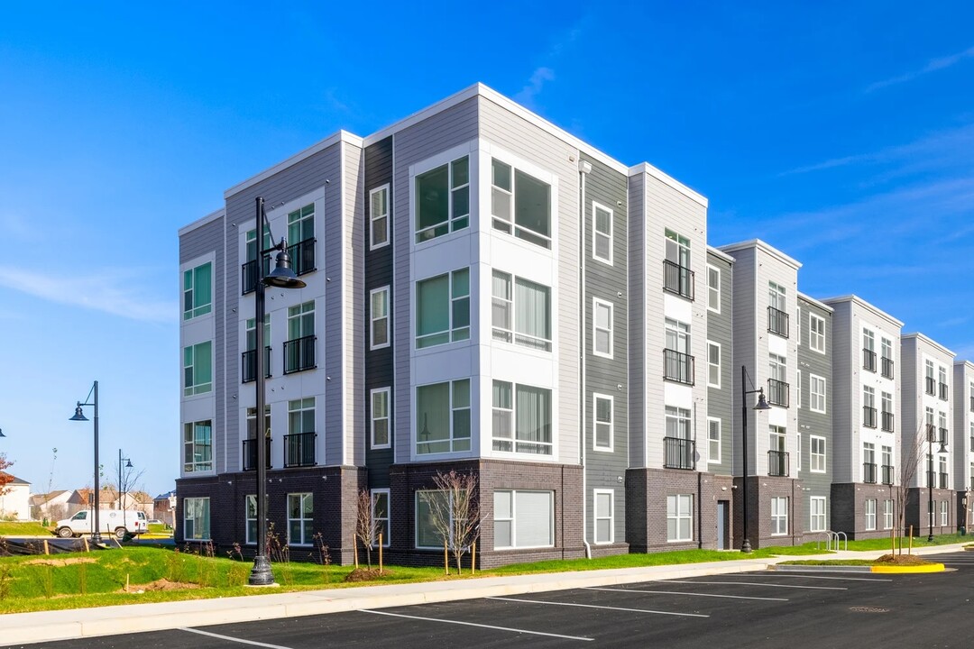 Woodmore Apartments in Lanham, MD - Building Photo