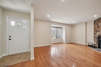 8 Brookside Heights in Wanaque, NJ - Building Photo - Building Photo