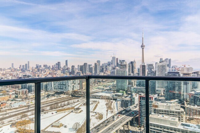 219 Fort York Blvd in Toronto, ON - Building Photo - Building Photo