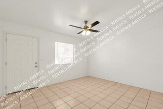 2502 N Columbus Blvd in Tucson, AZ - Building Photo - Building Photo