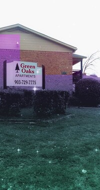 Green Oaks Apartments in Palestine, TX - Foto de edificio - Building Photo