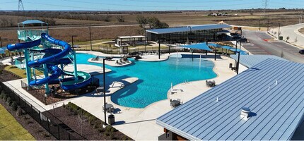 9130 James Bowie in Seguin, TX - Foto de edificio - Building Photo