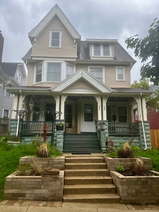 522 N 33rd St, Unit 522 in Milwaukee, WI - Building Photo - Building Photo