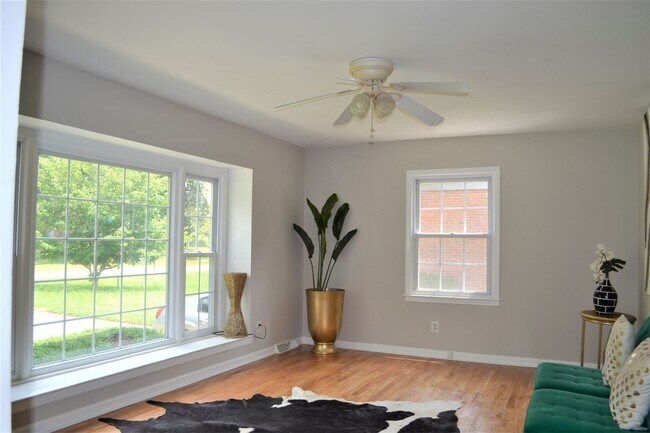 7043 Crossridge Rd in Charlotte, NC - Building Photo - Building Photo