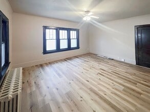 1580 Elm St-Unit -Lower in Green Bay, WI - Building Photo - Building Photo