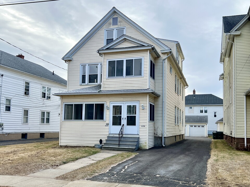 1179 Boulevard in West Hartford, CT - Building Photo