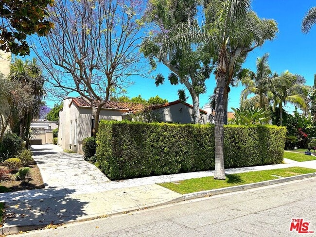 property at 9019 Rosewood Ave