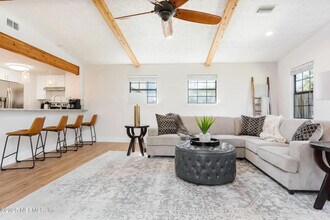 16 Norberta Way in Jacksonville Beach, FL - Building Photo - Building Photo
