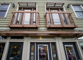 2007 NE Broadway in Portland, OR - Building Photo