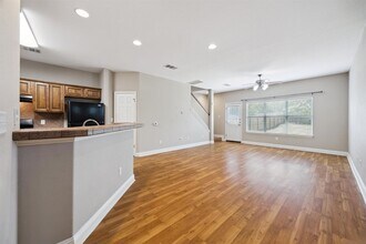 7206 Providence Ave-Unit -B in Austin, TX - Building Photo - Building Photo