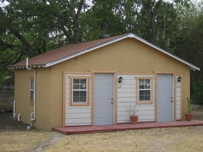 535 Hot Wells Blvd in San Antonio, TX - Building Photo - Building Photo