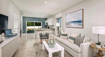 3010 Skyline Lp in Kissimmee, FL - Foto de edificio - Building Photo