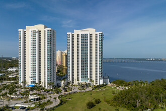 Harbor Grand in Ft. Myers, FL - Foto de edificio - Building Photo