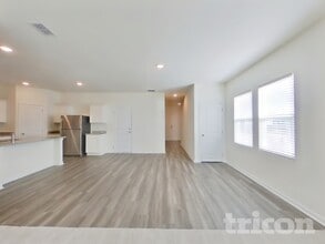 1066 Large Poppy Dr in La Vergne, TN - Building Photo - Building Photo