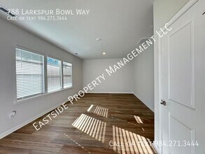 788 Larkspur Bowl Wy in Apex, NC - Foto de edificio - Building Photo