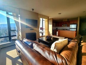 151 2nd St W in North Vancouver, BC - Building Photo - Building Photo