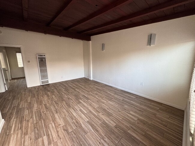 1422 Manhattan Beach Blvd, Unit 1422 in Manhattan Beach, CA - Building Photo - Building Photo