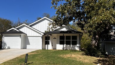 223 E Heron St in Denison, TX - Building Photo - Building Photo