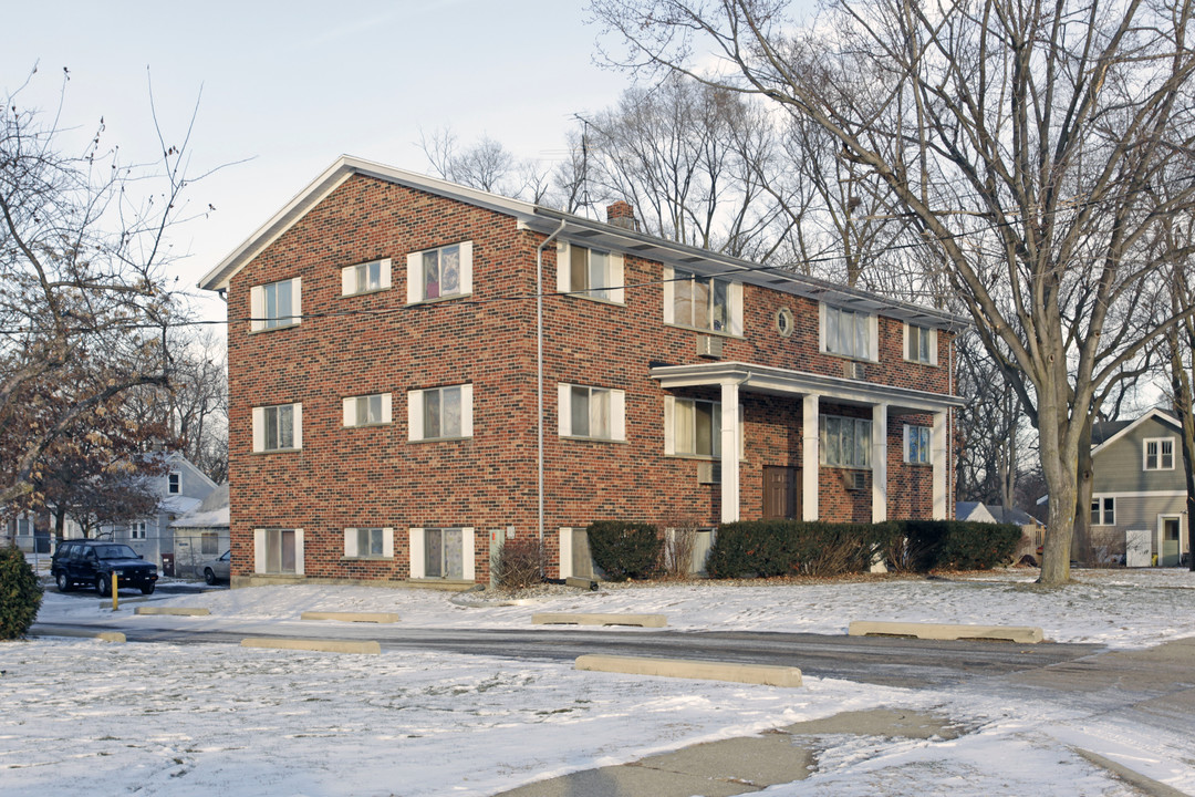 2735 Longstreet Ave in Grand Rapids, MI - Building Photo