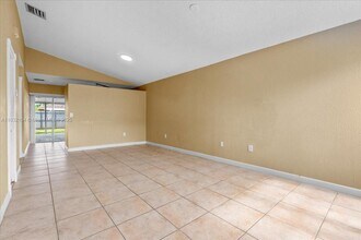 21462 SW 88th Pl in Cutler Bay, FL - Building Photo - Building Photo