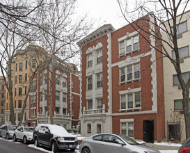 Surf Apartments in Chicago, IL - Foto de edificio - Building Photo