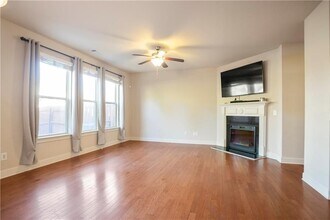 2394 Whiteoak Ct SE in Smyrna, GA - Foto de edificio - Building Photo