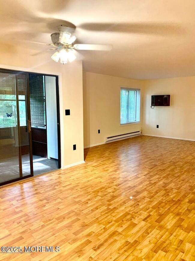158 Cross Slope Ct in Englishtown, NJ - Building Photo - Building Photo