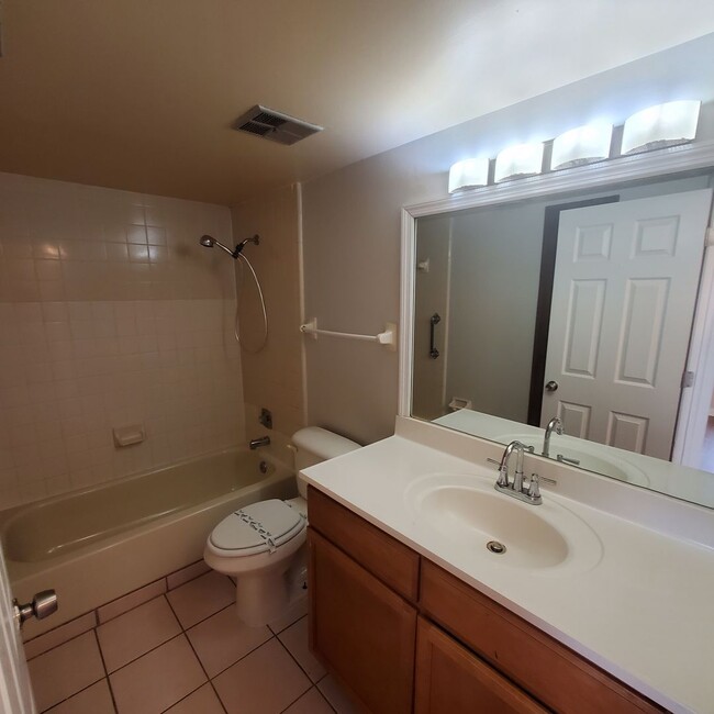 4749 Orange Grove Blvd-Unit -F4 in North Fort Myers, FL - Building Photo - Building Photo