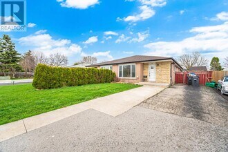 42 Flamingo Crescent in Brampton, ON - Building Photo - Building Photo