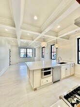 6 Douglas St in Boston, MA - Foto de edificio - Building Photo