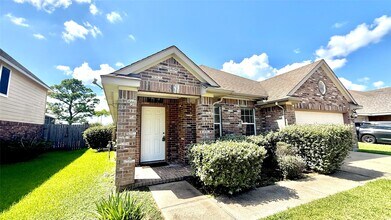 915 Curry St in Baytown, TX - Building Photo - Building Photo