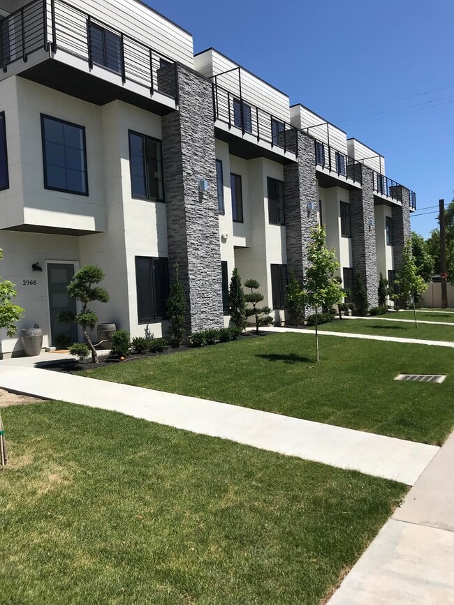 property at 2971 S Richmond St