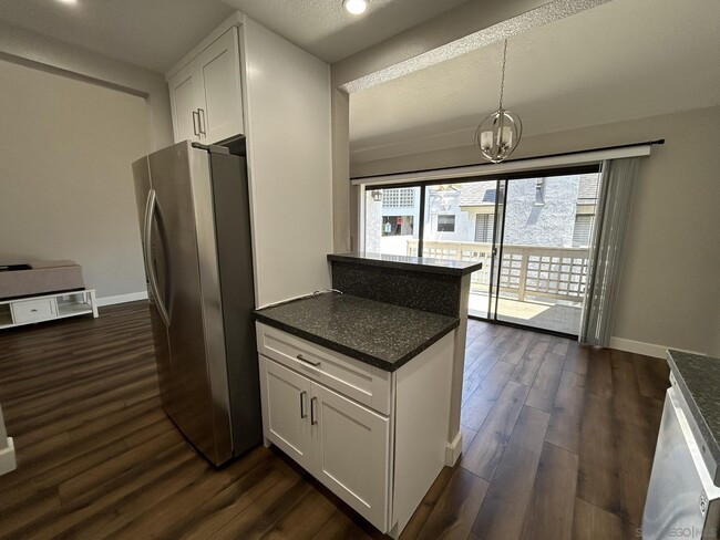 532 1/2 Via De La Valle in Del Mar, CA - Building Photo - Building Photo