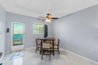 125 W Hidden Valley Blvd in Boca Raton, FL - Building Photo - Building Photo