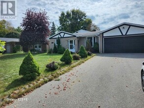5 Hammond Crescent in New Tecumseth, ON - Building Photo - Building Photo