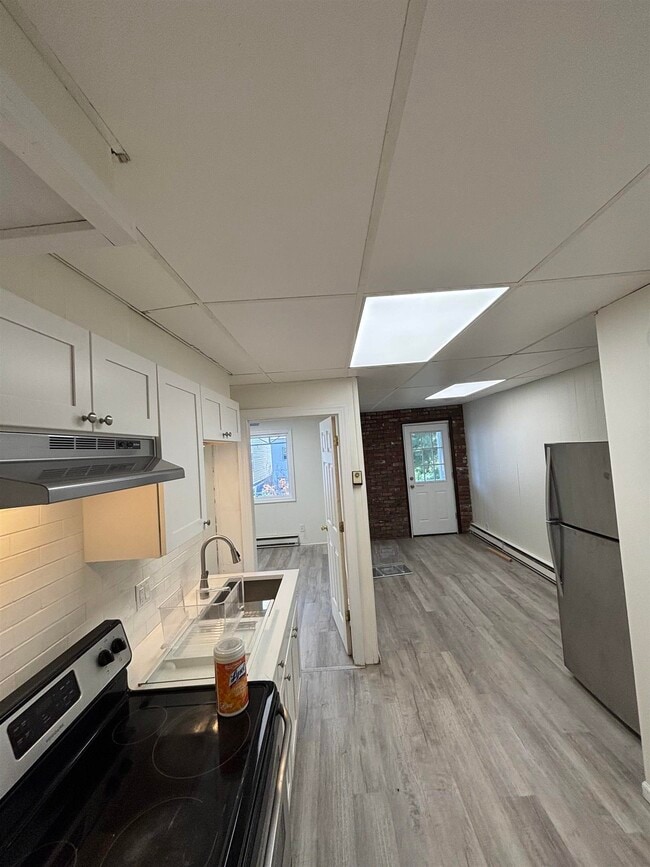 80 E 24th St in Bayonne, NJ - Building Photo - Building Photo