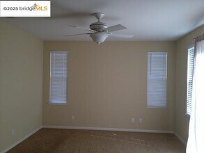71 Serenity Ln in Oakley, CA - Building Photo - Building Photo