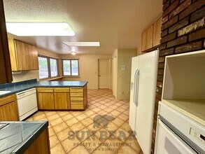 13460 S Hills Dr in Reno, NV - Building Photo - Building Photo
