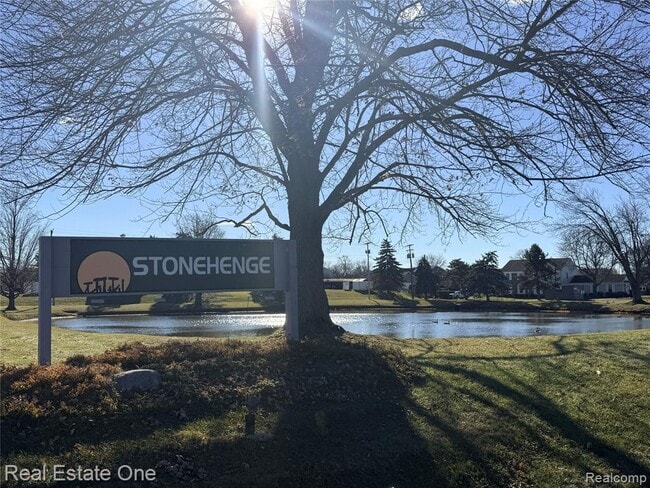 23677 Stonehenge Blvd in Novi, MI - Building Photo - Building Photo